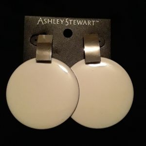 Women's NWT Ashley Stewart Earrings